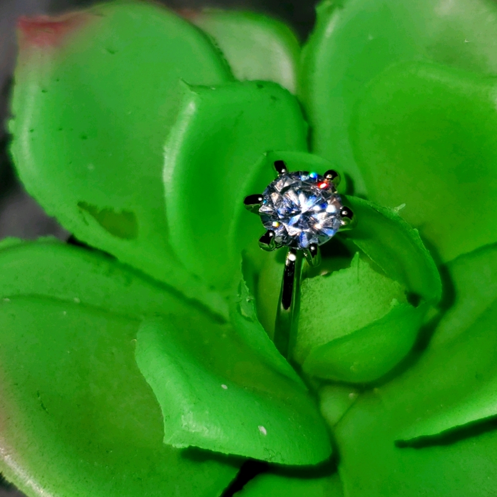 💎Gorgeous Faux Diamond Ring 💎